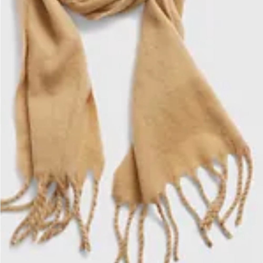 Camel tan recycled polyester fringe scarf nwt 13x45” plush and warm gift